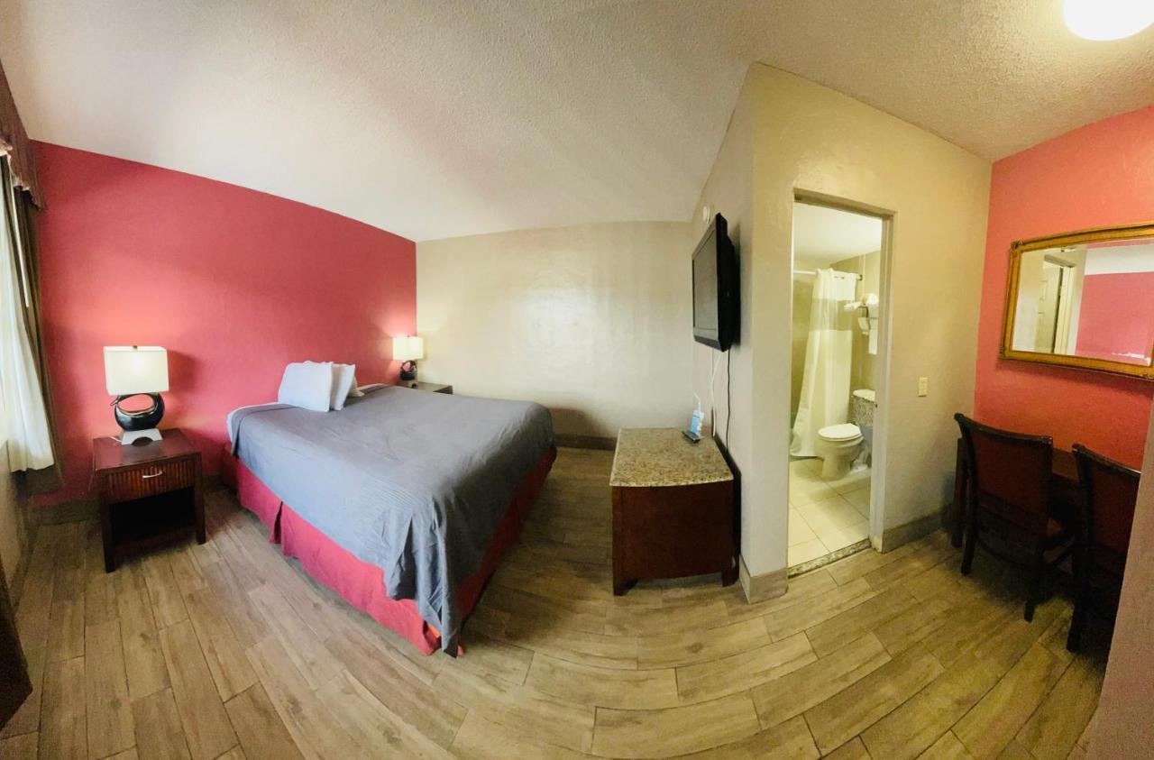 Budget Inn - Сент-Питерсберг Экстерьер фото